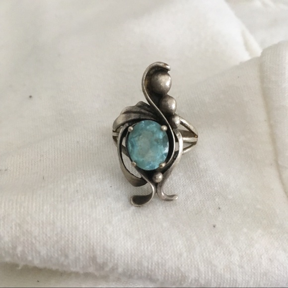 Vintage Jewelry - Silver ring.